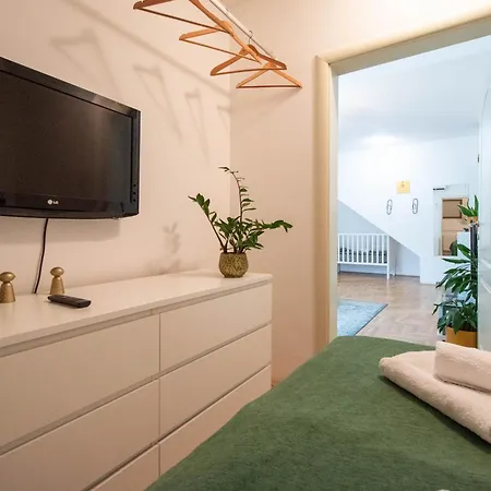 Spacious 1-bedroom *