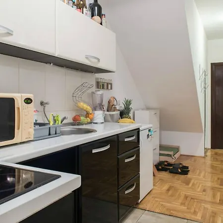 Spacious 1-bedroom Appartamento *