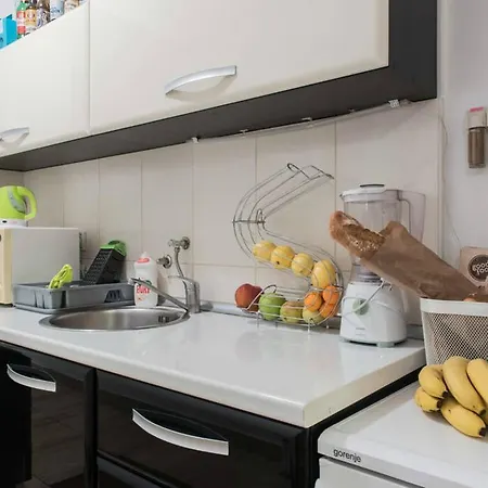 Spacious 1-bedroom Apartment *