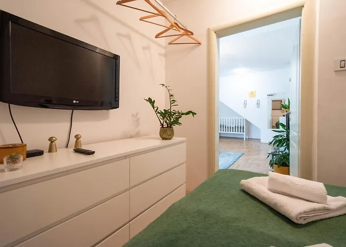 Spacious 1-bedroom *